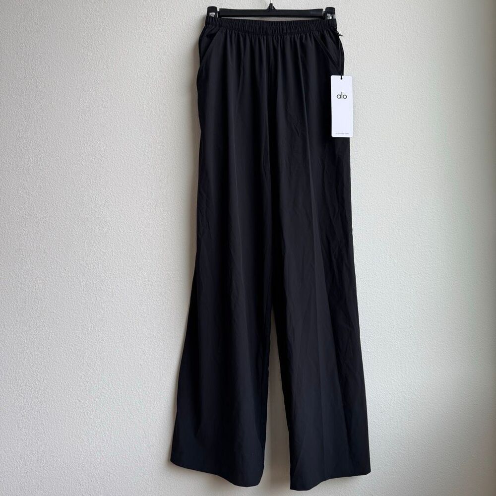 NWT Alo Breezy Wide Leg Pant Black Soft Shell 32” Inseam Regular Size XXS LONG
